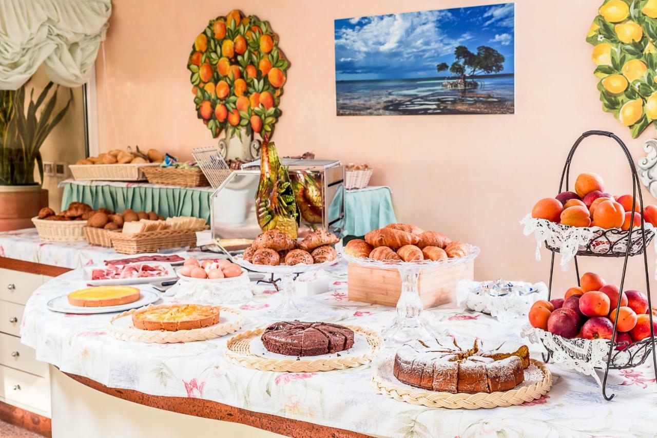 Hotel Sporting Чезенатико Екстериор снимка